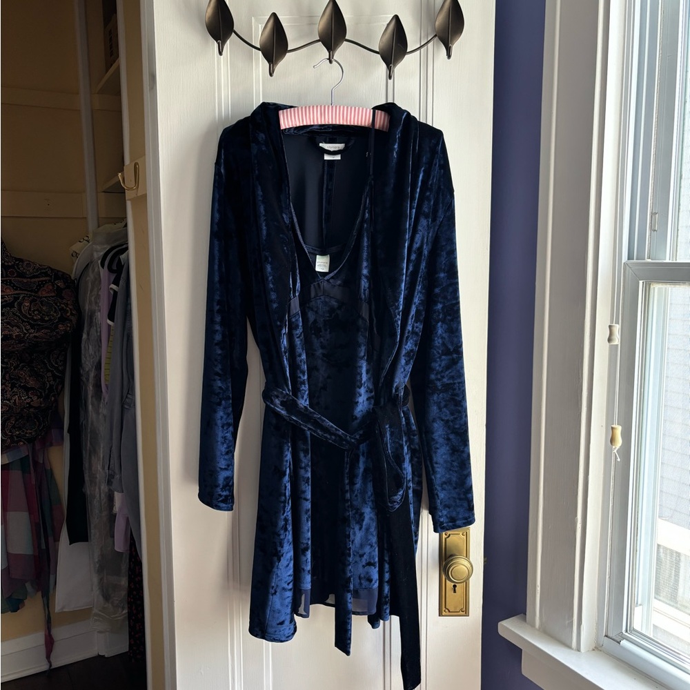 Shimera Plush Hooded Velvet Teddy & Robe Set in Navy